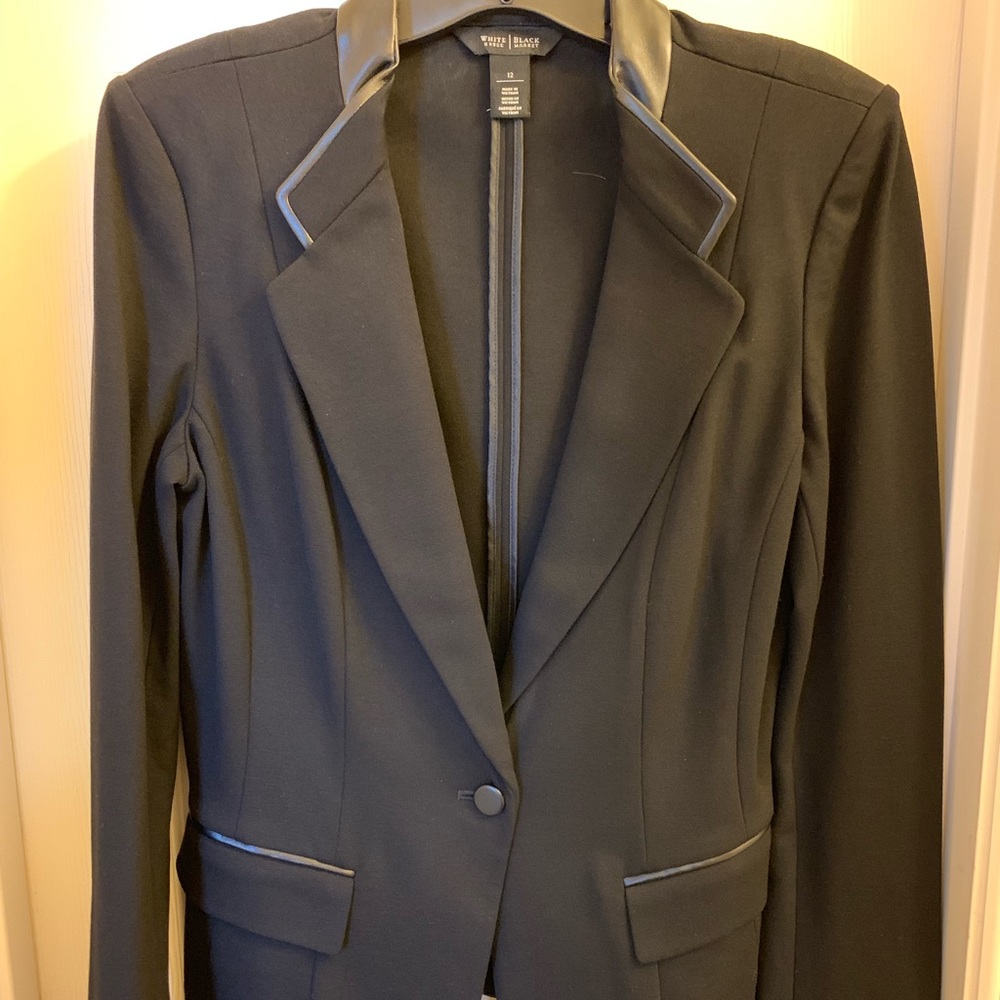 Sophisticated tailored ponte jacket with leather